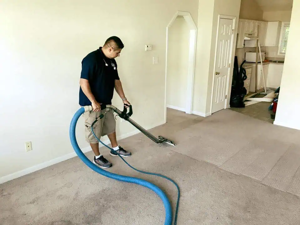 carpet cleaning Raleigh Durham NC – ProGreen Carpet technician