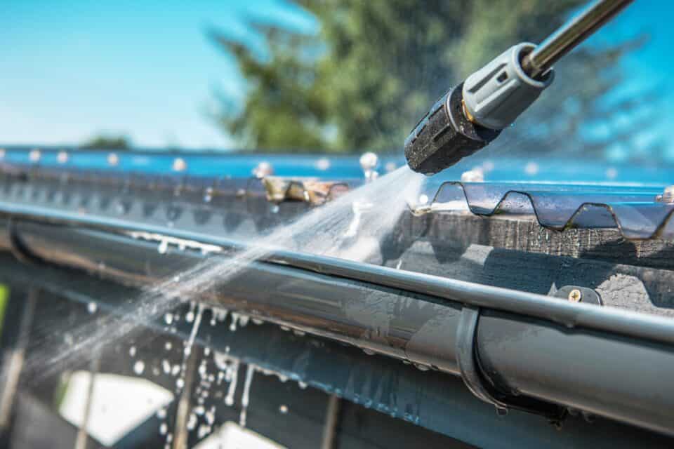 what are the benefits of professional gutter cleaning